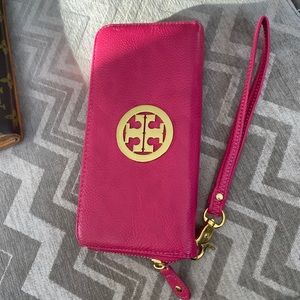 Wallet/wristlet